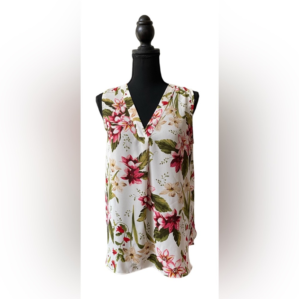 Violet + Claire: Cream Floral V-Neck Sleeveless Top